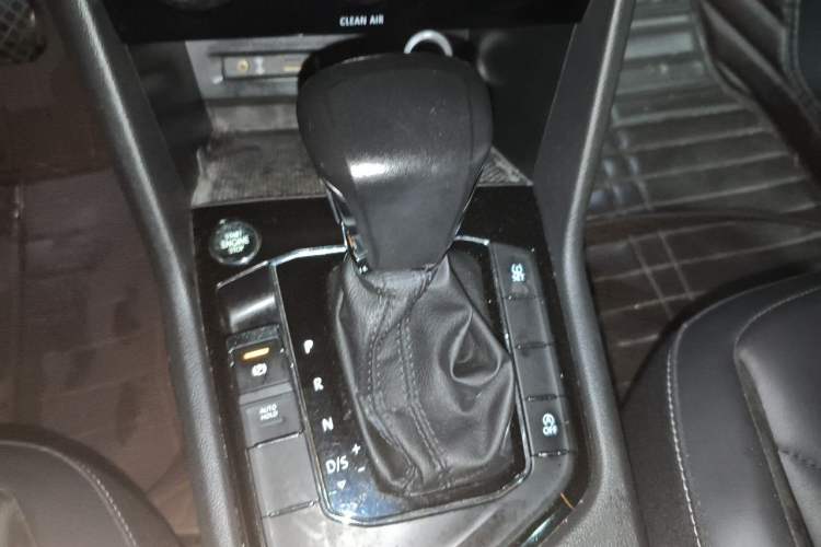 Used Volkswagen Tiguan L 2018 330TSI Automatic Two-Wheel Drive Comfort Edition Gear Lever