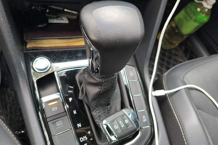 Used Volkswagen Tiguan L 2018 Facelift 330TSI Automatic Two-Wheel Drive Luxury Edition Gear Lever