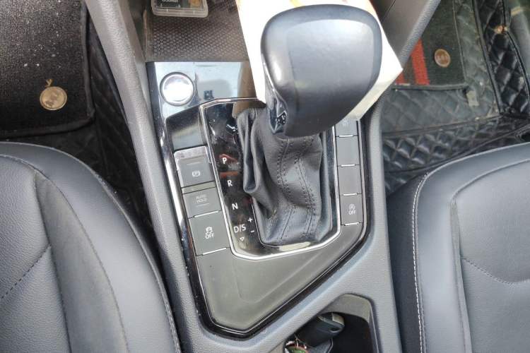 Used Volkswagen Tiguan L 2018 Revised Version 380TSI Automatic All-Wheel Drive Luxury Edition Gear Lever