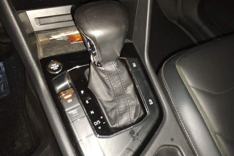 Used Volkswagen Tiguan L 2018 280TSI Automatic Two-Wheel Drive Comfort Edition Gear Lever