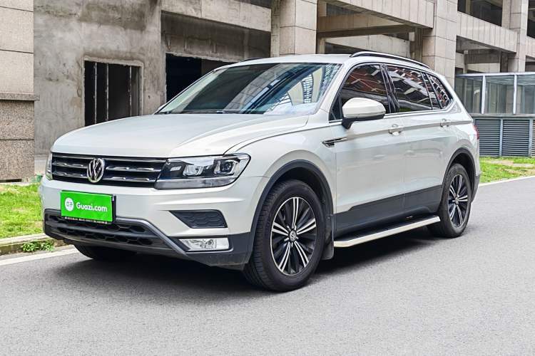 Used Volkswagen Tiguan L 2018 Revised Version 330TSI Automatic Two-Wheel Drive Trendy Edition Guazi used car, China used car export, Used car for sale, Used cars, Cheapest cars for sale