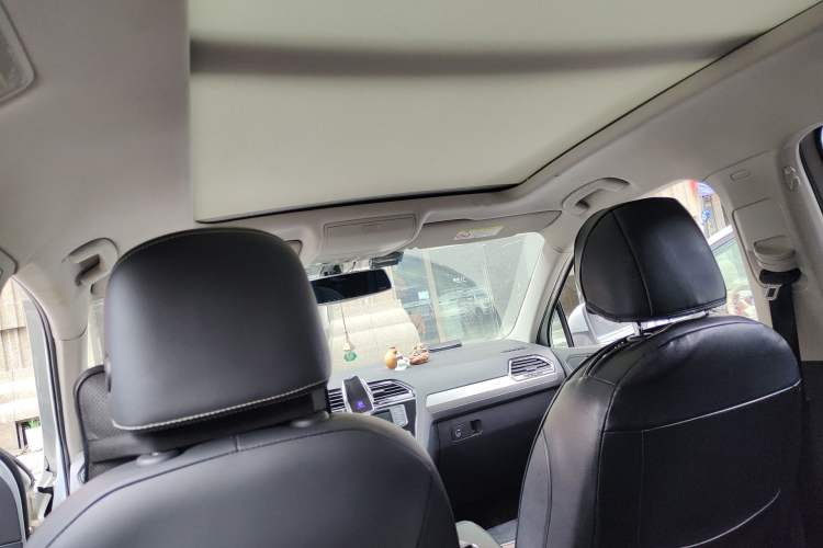 Used Volkswagen Tiguan L 2018 330TSI Automatic Two-Wheel Drive Luxury Edition Headliner