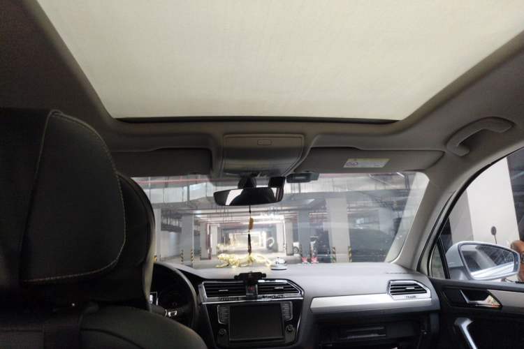 Used Volkswagen Tiguan L 2018 330TSI Automatic Two-Wheel Drive Luxury Edition Headliner
