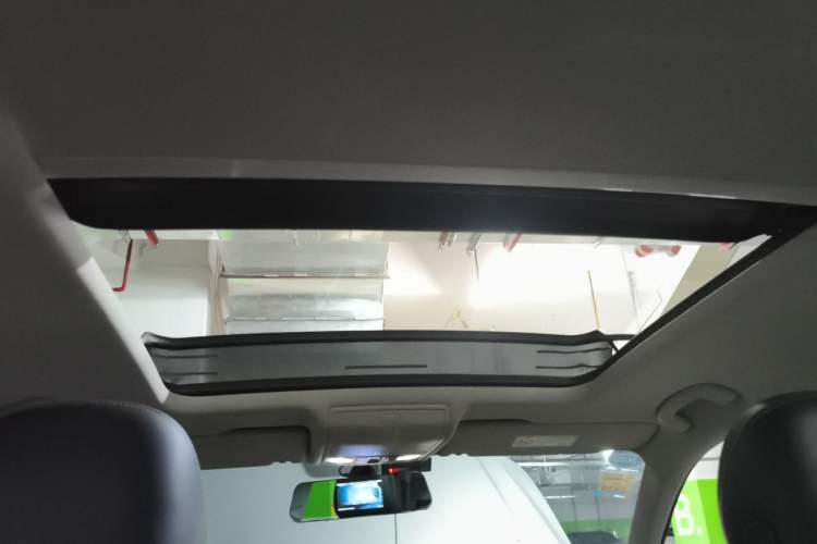 Used Volkswagen Tiguan L 2018 330TSI Automatic Two-Wheel Drive Luxury Edition Headliner