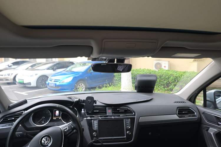 Used Volkswagen Tiguan L 2018 330TSI Automatic Two-Wheel Drive Flagship Edition Headliner