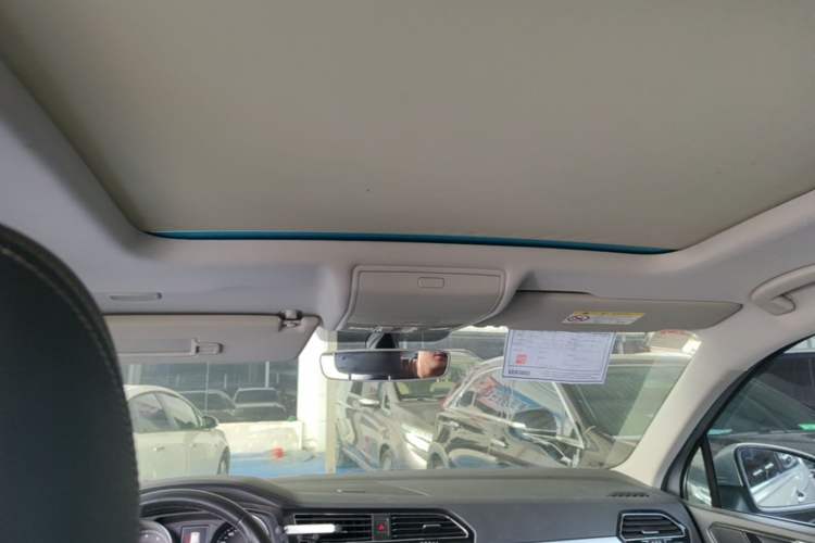 Used Volkswagen Tiguan L 2018 330TSI Automatic Two-Wheel Drive Luxury Edition Headliner