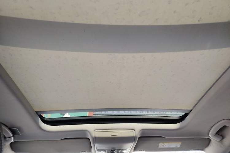 Used Volkswagen Tiguan L 2018 Facelift 330TSI Automatic Two-Wheel Drive Luxury Edition Headliner