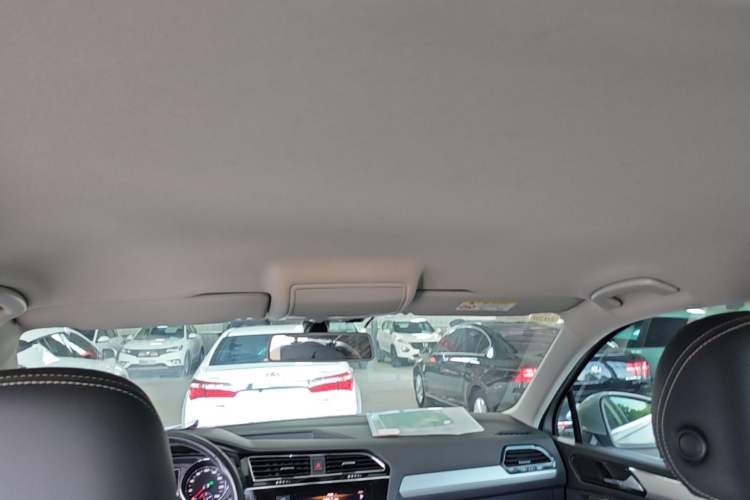 Used Volkswagen Tiguan L 2018 Revised Version 330TSI Automatic Two-Wheel Drive Comfort Edition Headliner
