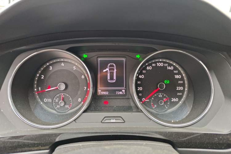 Used Volkswagen Tiguan L 2018 Revised Version 330TSI Automatic Two-Wheel Drive Trendy Edition Instrument Cluster