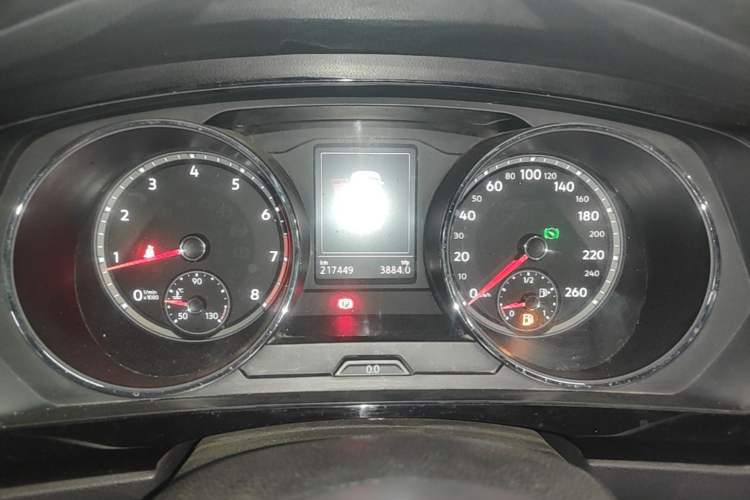 Used Volkswagen Tiguan L 2018 Revised Version 330TSI Automatic Two-Wheel Drive Comfort Edition Instrument Cluster