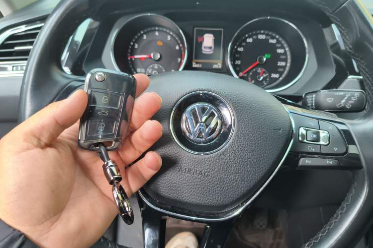 Used Volkswagen Tiguan L 2018 380TSI Automatic All-Wheel Drive Luxury Edition Interior 1