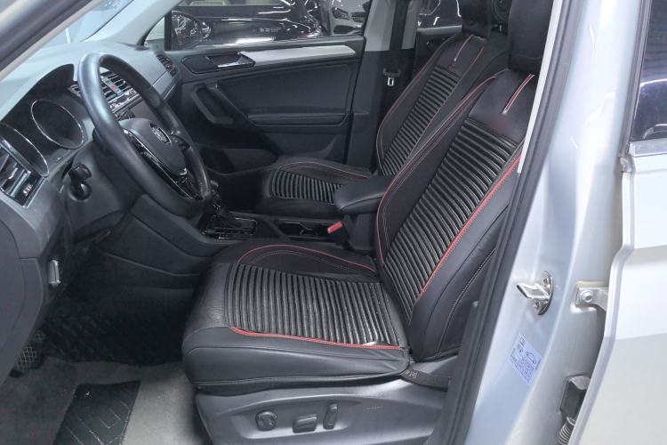 Used Volkswagen Tiguan L 2018 330TSI Automatic Two-Wheel Drive Luxury Edition Interior 1