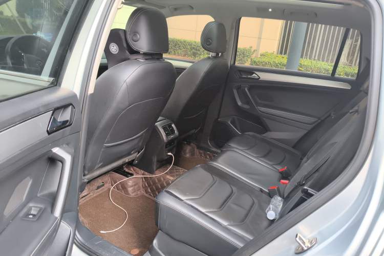 Used Volkswagen Tiguan L 2018 380TSI Automatic All-Wheel Drive Luxury Edition Interior 4