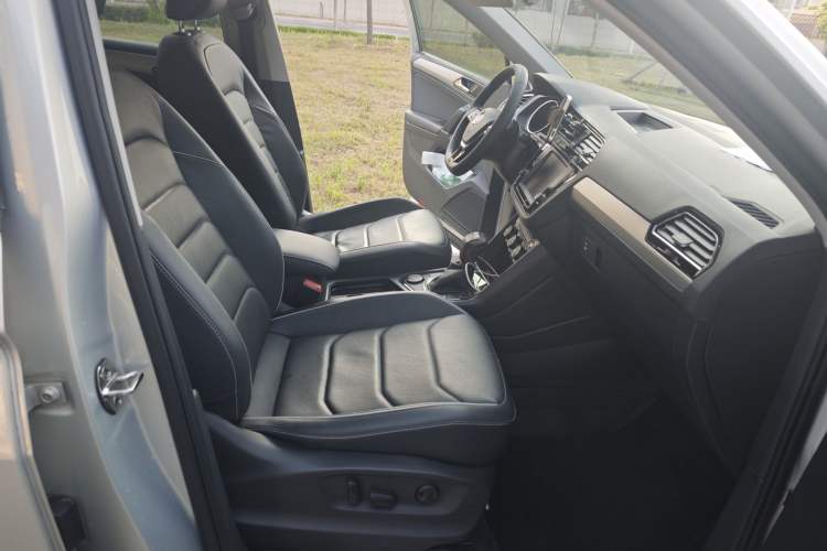 Used Volkswagen Tiguan L 2018 Revised Version 380TSI Automatic All-Wheel Drive Flagship Edition Interior 4