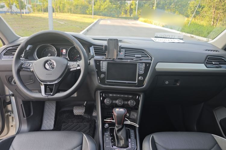 Used Volkswagen Tiguan L 2018 Revised Version 380TSI Automatic All-Wheel Drive Flagship Edition Interior 5