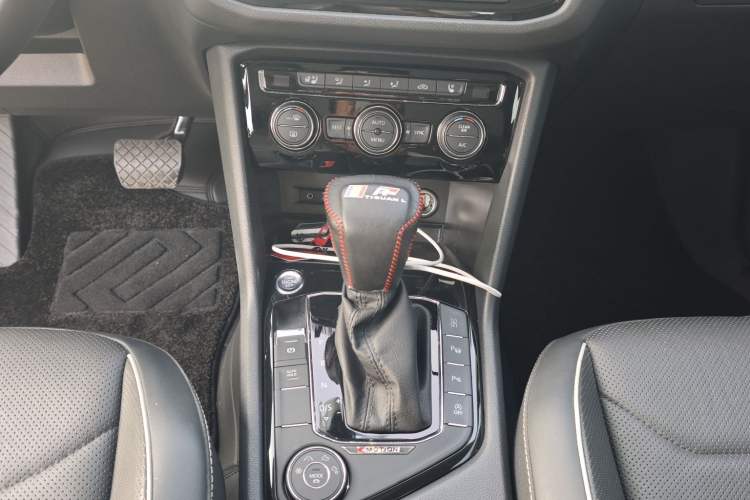 Used Volkswagen Tiguan L 2018 Revised Version 380TSI Automatic All-Wheel Drive Flagship Edition Interior 6