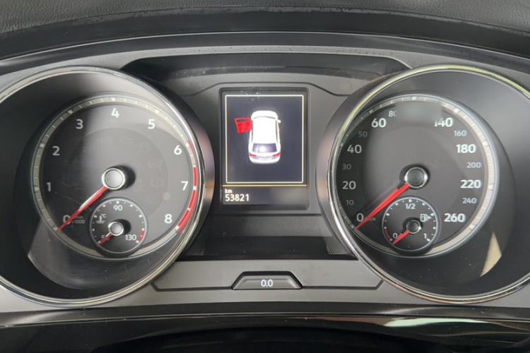 Used Volkswagen Tiguan L 2018 330TSI Automatic Two-Wheel Drive Luxury Edition Interior 8