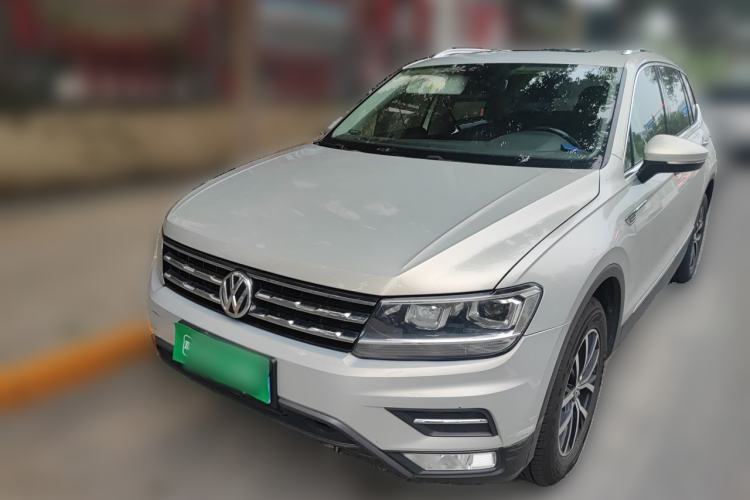 Used Volkswagen Tiguan L 2018 330TSI Automatic Two-Wheel Drive Luxury Edition Guazi used car, China used car export, Used car for sale, Used  cars, Cheapest cars for sale