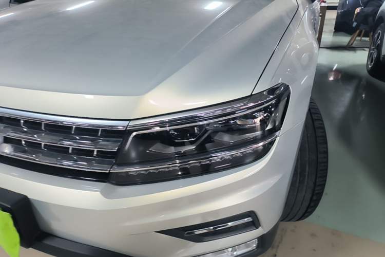 Used Volkswagen Tiguan L 2018 380TSI Automatic All-Wheel Drive Luxury Edition Left Front Headlight