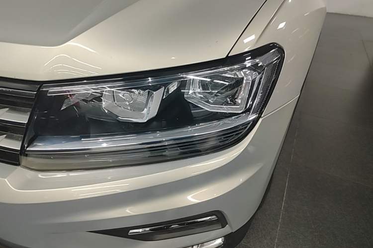 Used Volkswagen Tiguan L 2018 330TSI Automatic Two-Wheel Drive Luxury Edition Left Front Headlight