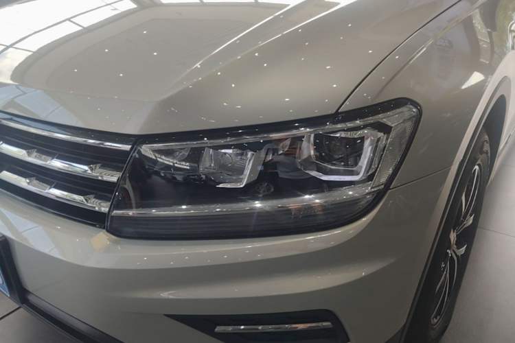 Used Volkswagen Tiguan L 2018 330TSI Automatic Two-Wheel Drive Luxury Edition Left Front Headlight
