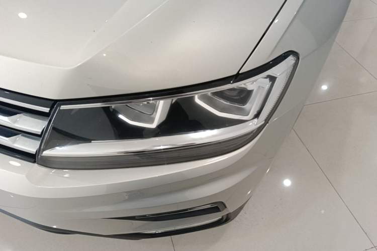 Used Volkswagen Tiguan L 2018 330TSI Automatic Two-Wheel Drive Luxury Edition Left Front Headlight