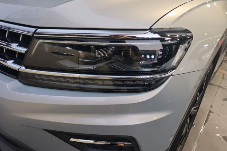 Used Volkswagen Tiguan L 2018 330TSI Automatic Two-Wheel Drive Flagship Edition Left Front Headlight