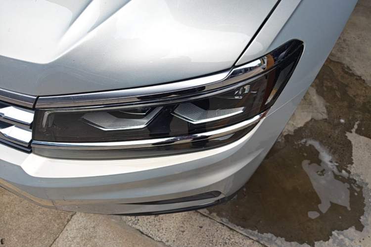 Used Volkswagen Tiguan L 2018 380TSI Automatic All-Wheel Drive Luxury Edition Left Front Headlight