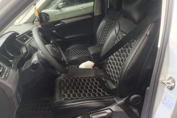Used Volkswagen Tiguan L 2018 330TSI Automatic Two-Wheel Drive Luxury Edition Left Front Seat