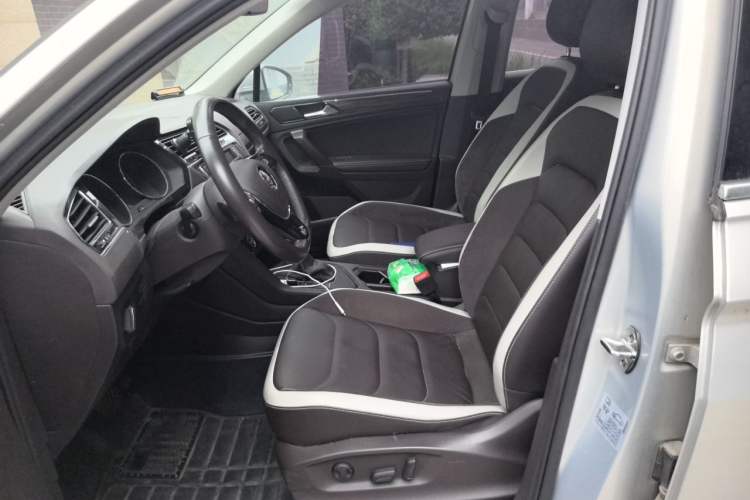 Used Volkswagen Tiguan L 2018 330TSI Automatic Two-Wheel Drive Luxury Edition Left Front Seat