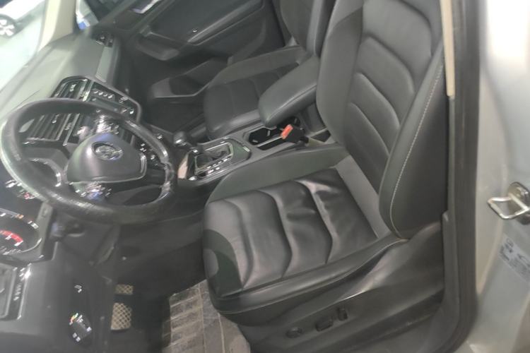Used Volkswagen Tiguan L 2018 Revised Version 330TSI Automatic Two-Wheel Drive Comfort Edition Left Front Seat
