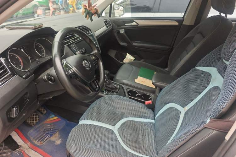 Used Volkswagen Tiguan L 2018 330TSI Automatic Two-Wheel Drive Luxury Edition Left Front Seat