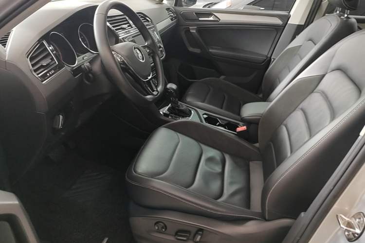 Used Volkswagen Tiguan L 2018 330TSI Automatic Two-Wheel Drive Luxury Edition Left Front Seat