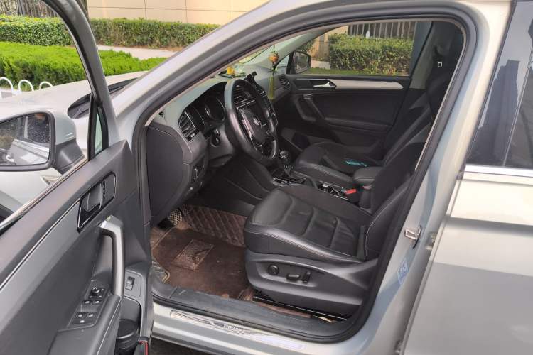 Used Volkswagen Tiguan L 2018 380TSI Automatic All-Wheel Drive Luxury Edition Left Front Seat