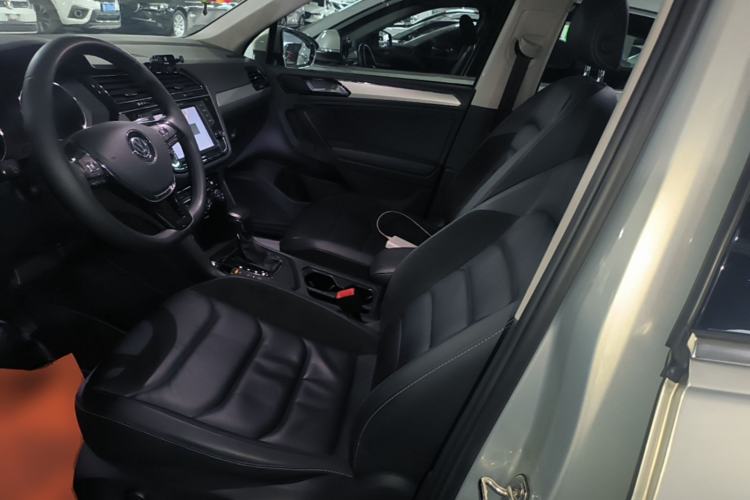 Used Volkswagen Tiguan L 2018 380TSI Automatic All-Wheel Drive Luxury Edition Left Front Seat
