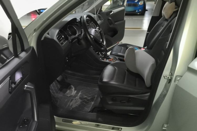 Used Volkswagen Tiguan L 2018 330TSI Automatic Two-Wheel Drive Luxury Edition Left Front Seat