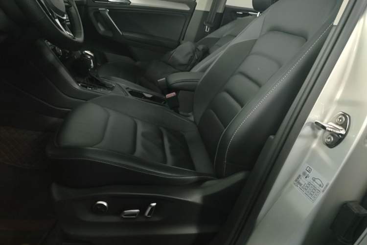 Used Volkswagen Tiguan L 2018 330TSI Automatic Two-Wheel Drive Luxury Edition Left Front Seat