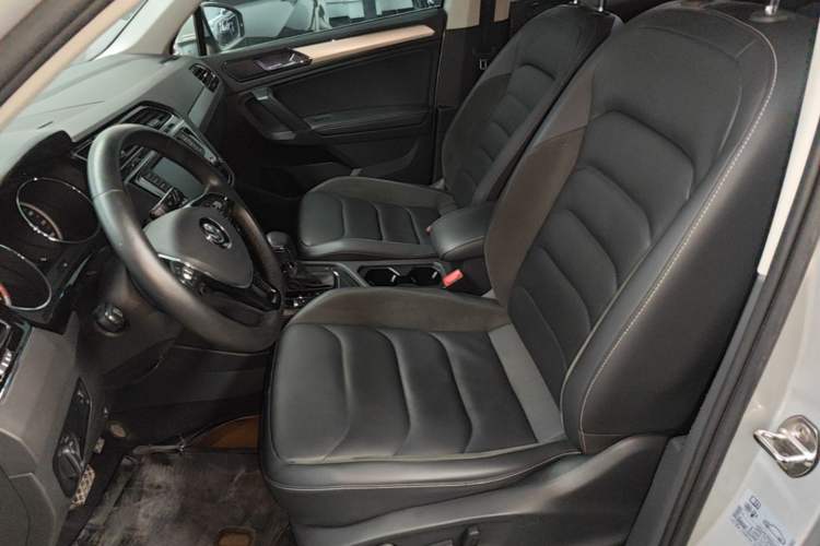 Used Volkswagen Tiguan L 2018 330TSI Automatic Two-Wheel Drive Luxury Edition Left Front Seat