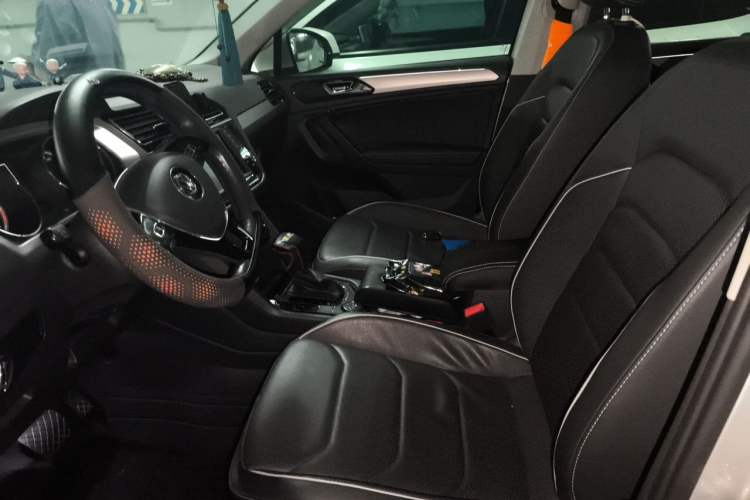 Used Volkswagen Tiguan L 2018 Revised Version 380TSI Automatic All-Wheel Drive Flagship Edition Left Front Seat