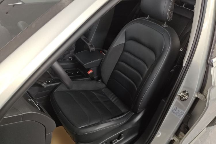 Used Volkswagen Tiguan L 2018 330TSI Automatic Two-Wheel Drive Luxury Edition Left Front Seat