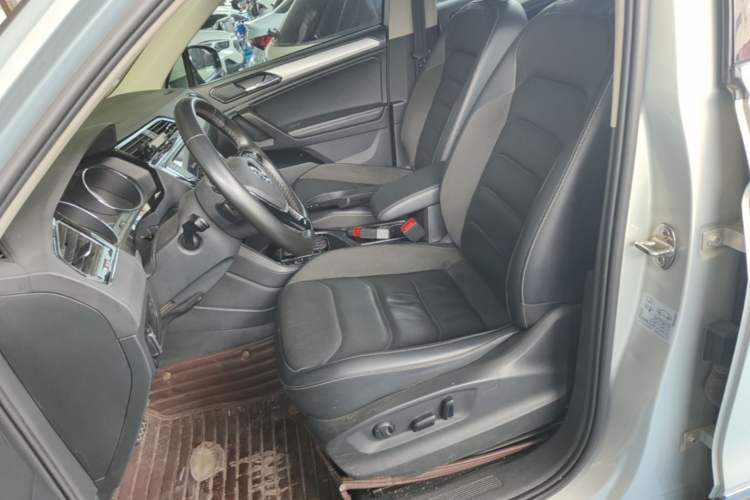 Used Volkswagen Tiguan L 2018 330TSI Automatic Two-Wheel Drive Luxury Edition Left Front Seat