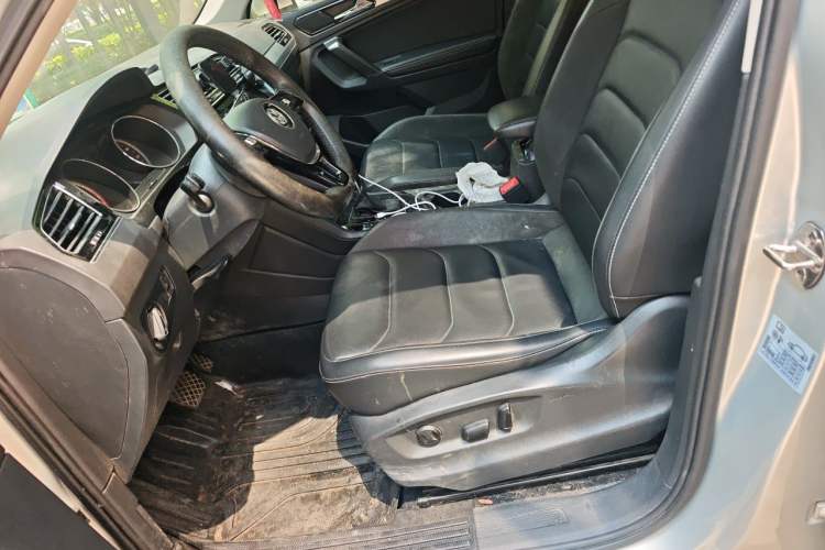 Used Volkswagen Tiguan L 2018 Facelift 330TSI Automatic Two-Wheel Drive Luxury Edition Left Front Seat