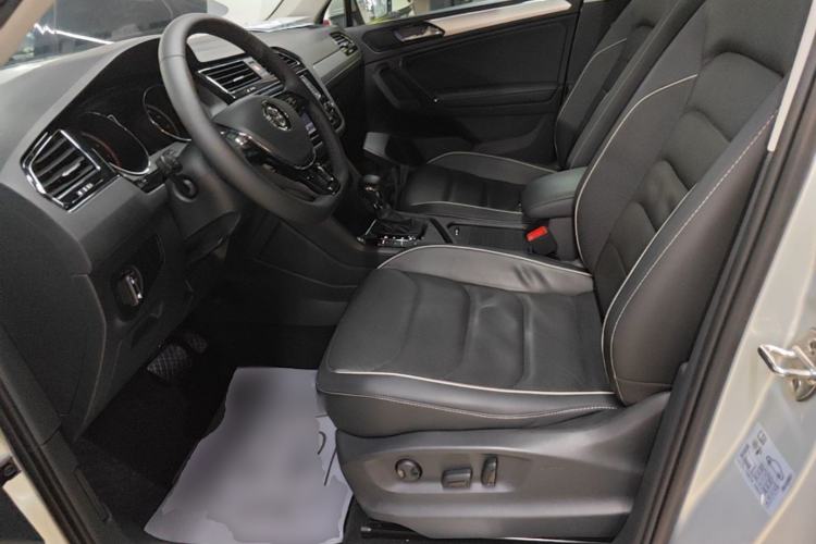 Used Volkswagen Tiguan L 2018 330TSI Automatic Two-Wheel Drive Flagship Edition Left Front Seat