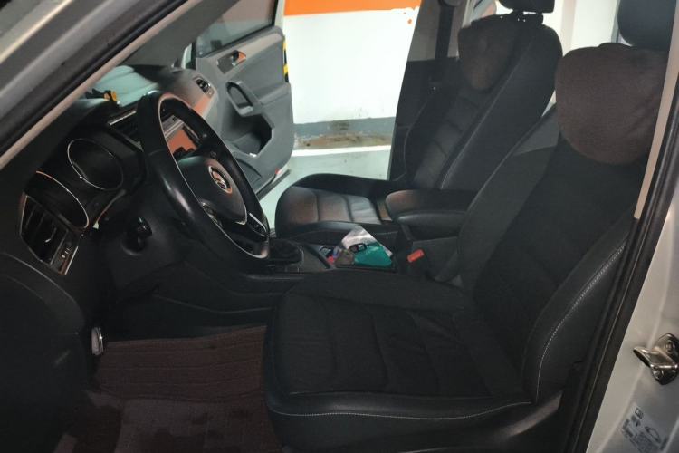 Used Volkswagen Tiguan L 2018 330TSI Automatic Two-Wheel Drive Comfort Edition Left Front Seat