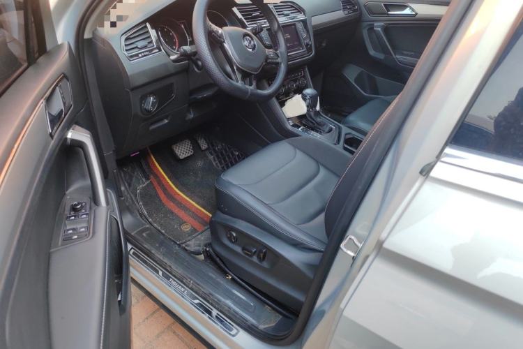Used Volkswagen Tiguan L 2018 Revised Version 380TSI Automatic All-Wheel Drive Luxury Edition Left Front Seat
