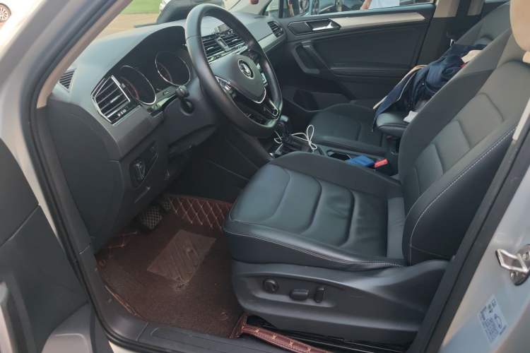 Used Volkswagen Tiguan L 2018 330TSI Automatic Two-Wheel Drive Comfort Edition Left Front Seat