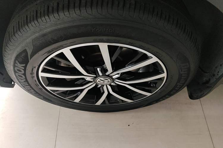 Used Volkswagen Tiguan L 2018 330TSI Automatic Two-Wheel Drive Luxury Edition Left Front Wheel Hub