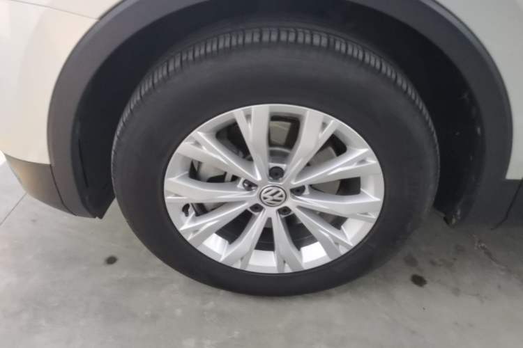 Used Volkswagen Tiguan L 2018 330TSI Automatic Two-Wheel Drive Luxury Edition Left Front Wheel Hub