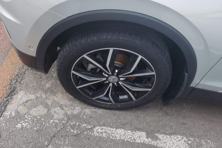Used Volkswagen Tiguan L 2018 380TSI Automatic All-Wheel Drive Flagship Edition Left Front Wheel Hub