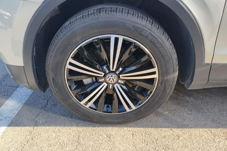 Used Volkswagen Tiguan L 2018 330TSI Automatic Two-Wheel Drive Flagship Edition Left Front Wheel Hub